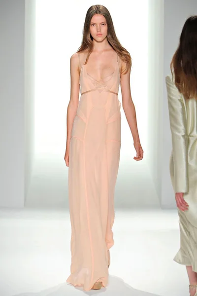 Look 32